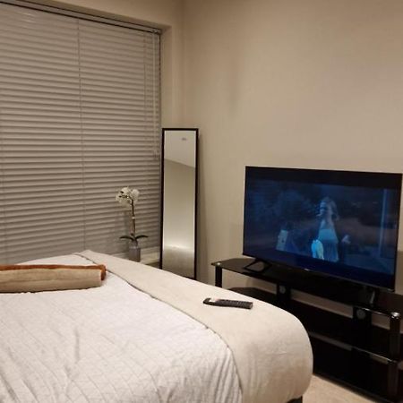 London City Apartment One 일링 외부 사진